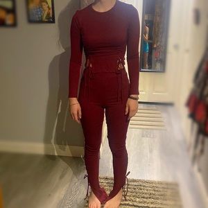 NWT Burgundy 2 Piece Long Sleeve Scrunched Top & Scrunched Bottom SZ Sm